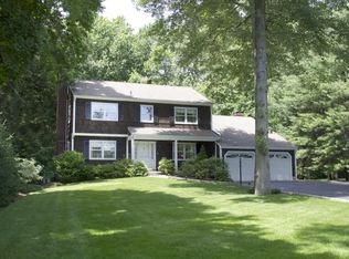 14 Shadbush Ln, Darien, CT 06820