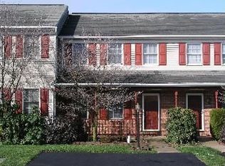 580 Robin Hill Cir, York, PA 17404