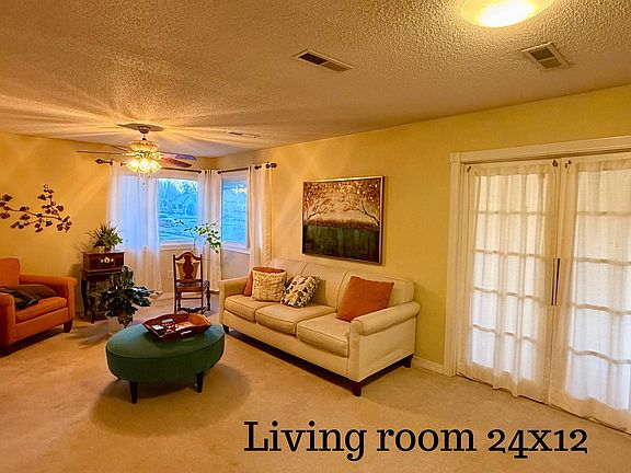 3rd image of 1412 Park St