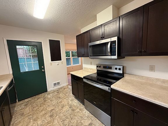 3rd image of 940 NW 7th Ave #3