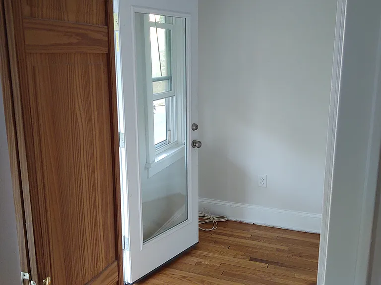 224 S Allen St — Photo 9