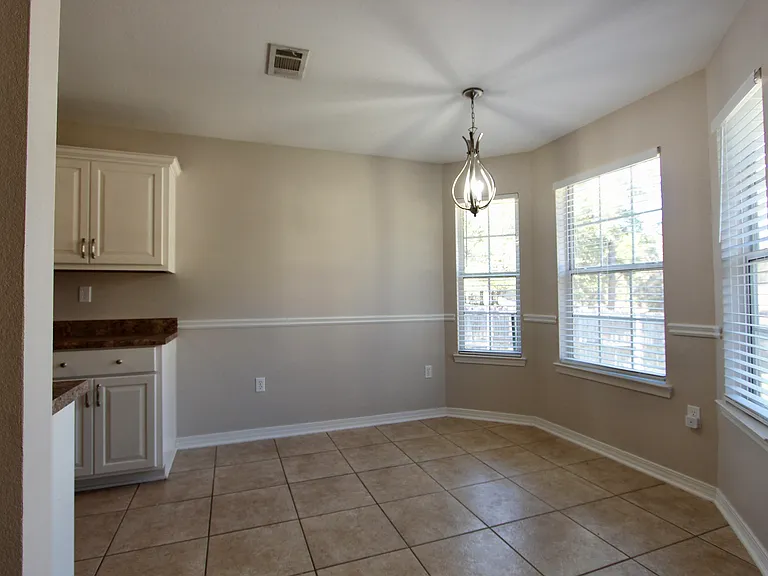 3151 Forrest Ave — Photo 8