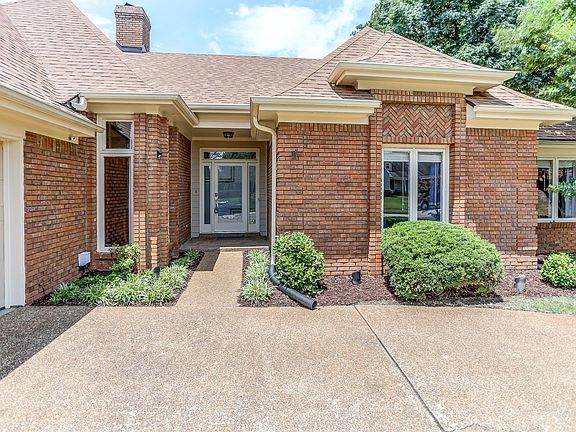 2nd image of 8668 Rhonda Cir