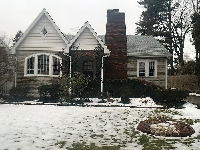 1st image of 19530 Paxson Dr N