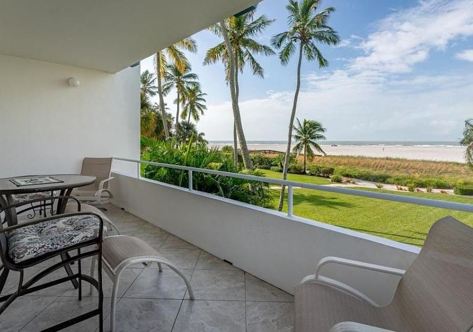 1st image of 220 Seaview Ct #2