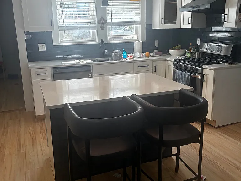 60 Grant St #1 — Photo 1