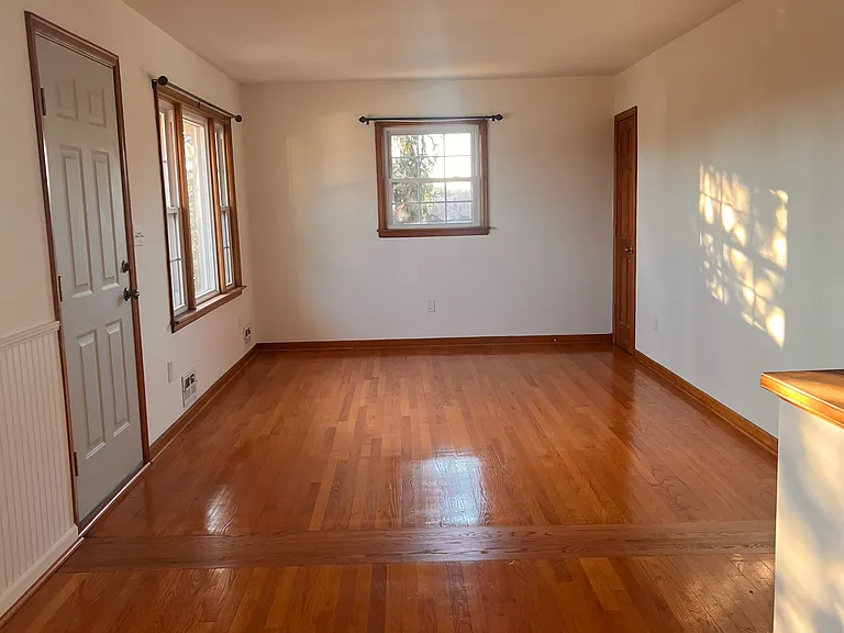 924 Claiborne Ave — Photo 3