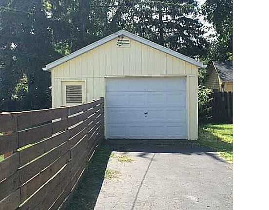 2nd image of 314 E Florence Ave