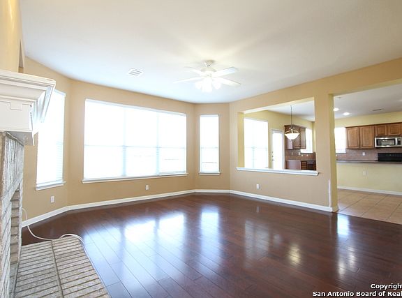 3rd image of 1235 Knights Cross Dr
