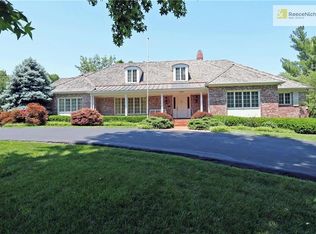 6440 Wenonga Rd, Mission Hills, KS 66208