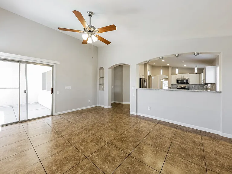 8133 W Hess Ave — Photo 8
