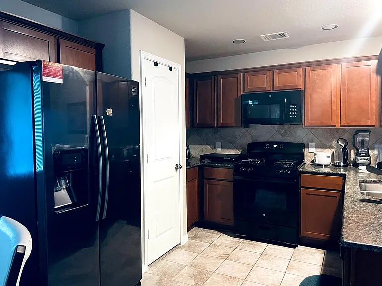 5950 Nodaway Creek Ct — Photo 15