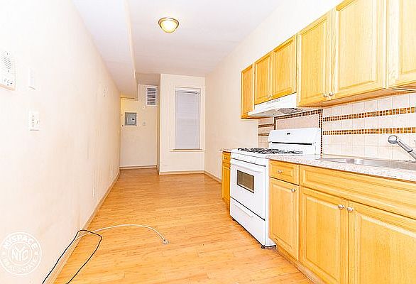 1st image of 304 Cooper St #8V