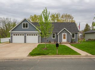 220 Middle St W, Cannon Falls, MN 55009