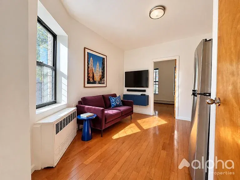 199 Henry Street — Photo 2