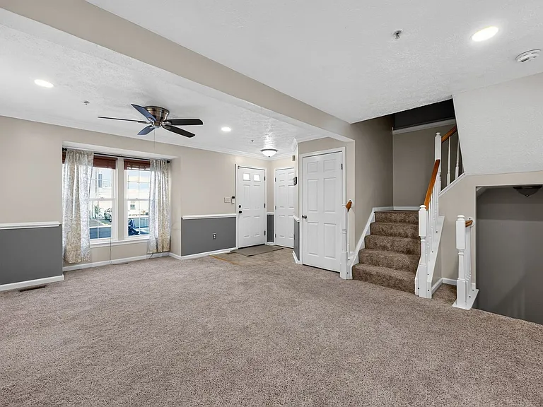 8155 Deer Chase Ln — Photo 2