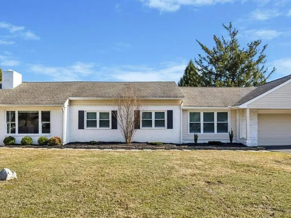 302 Shoen Rd, Exton, PA 19341