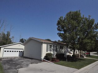 536 Golden Oak, Sheboygan Falls, WI 53085