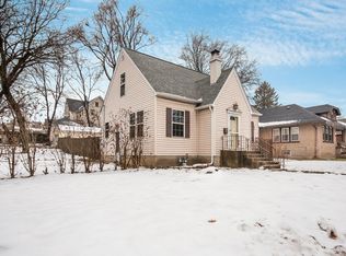 684 S Liberty St, Elgin, IL 60120