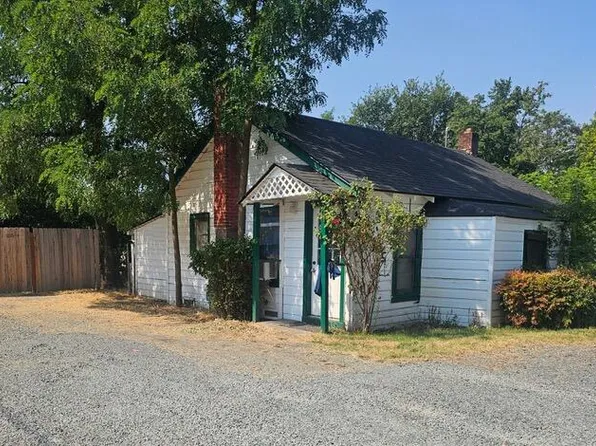 1025 SE M St, Grants Pass, OR 97526