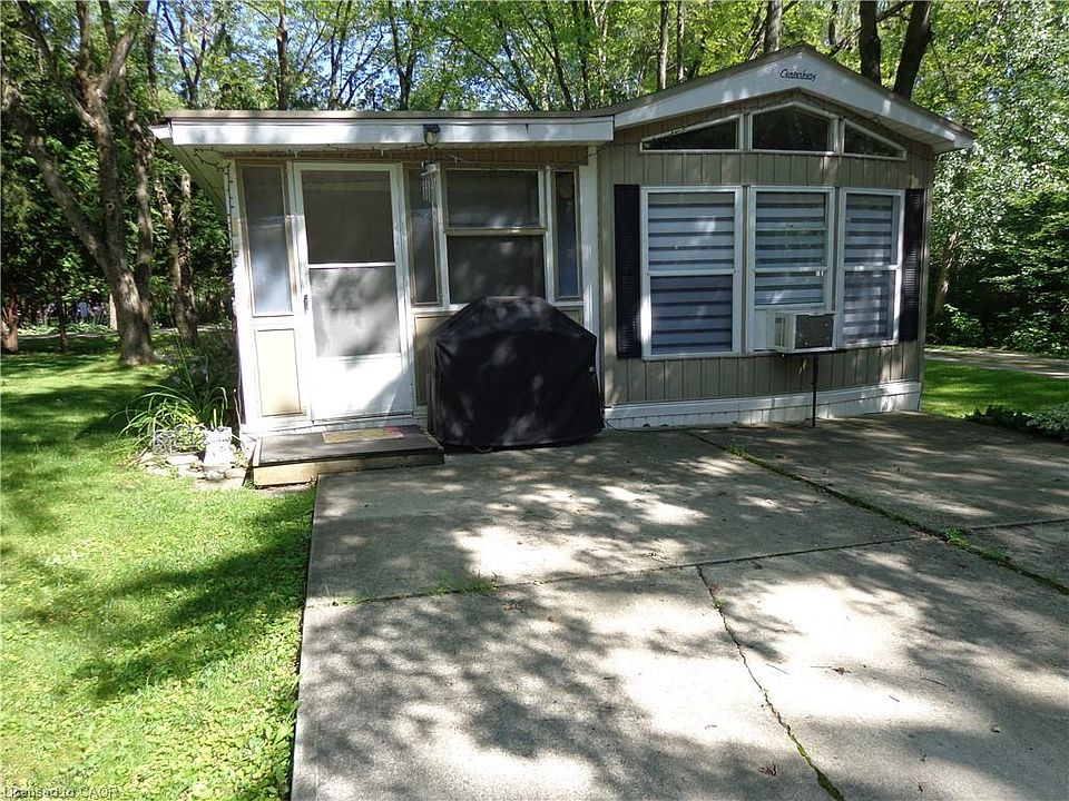 1st image of 1652 Puddicombe Rd #422