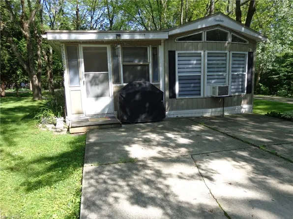 1652 Puddicombe Rd #422, Wilmot, ON N3A 2Z4