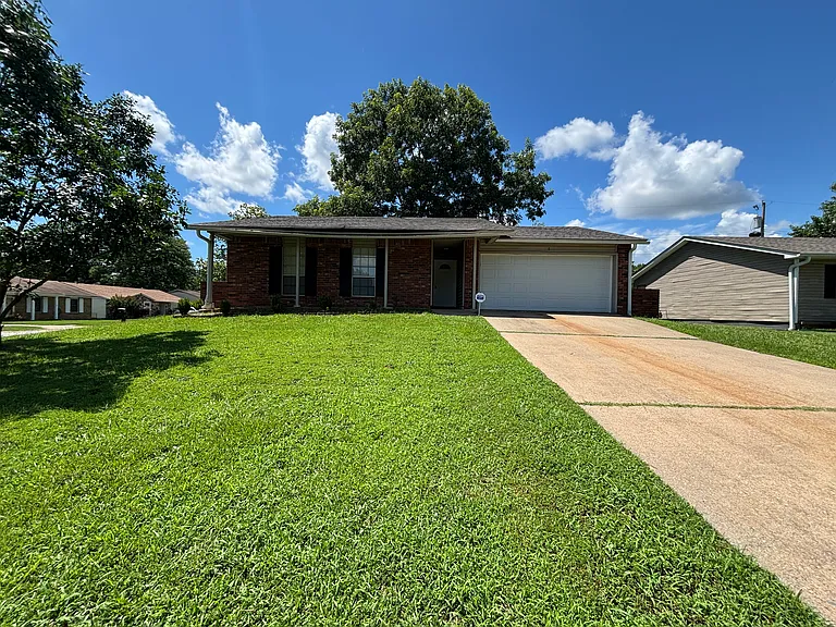 1 Greenway Ct — Photo 1