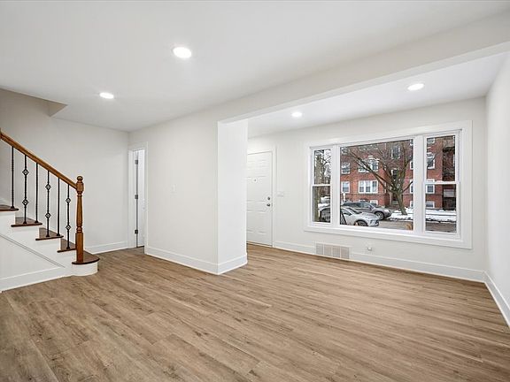 5th image of 803 Brummel St