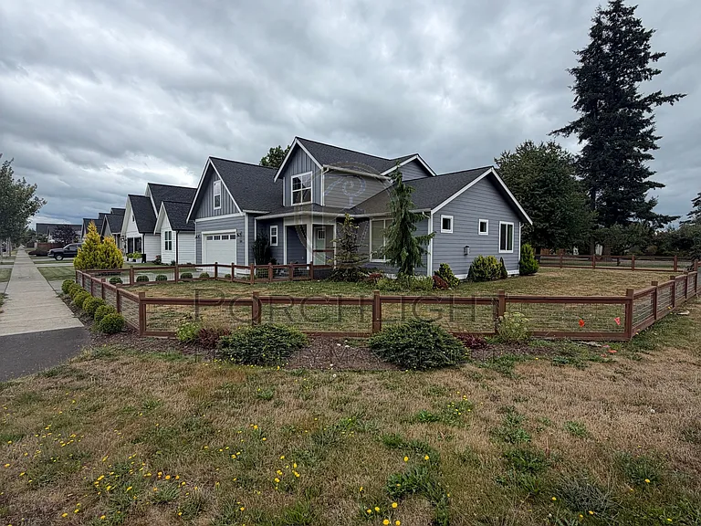 2102 Snowbush St — Photo 3