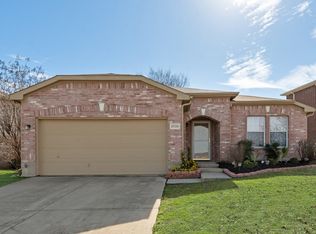 2528 Big Spring Dr, Fort Worth, TX 76120
