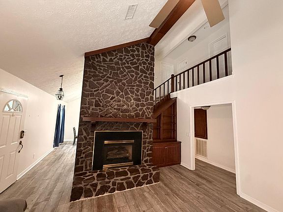 5th image of 217 Cedar Dr