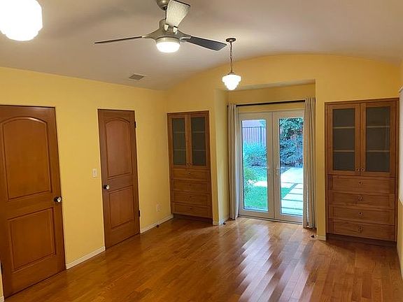 5th image of 1621 Vista Del Mar Ave