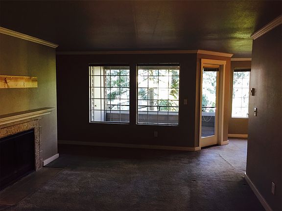 Spacious living room