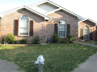 808 Minot Ct, Arlington, TX 76001