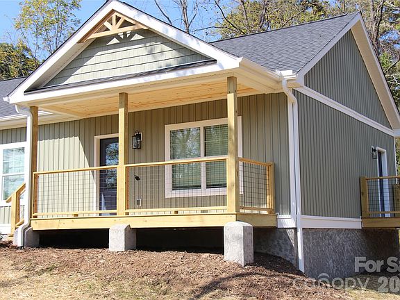 4th image of 5 Adell Dr
