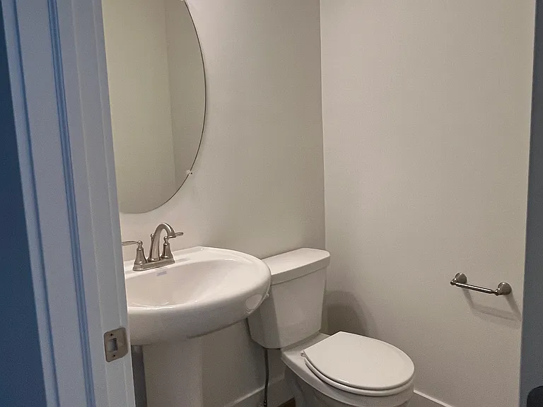 129 Madison Dr — Photo 14