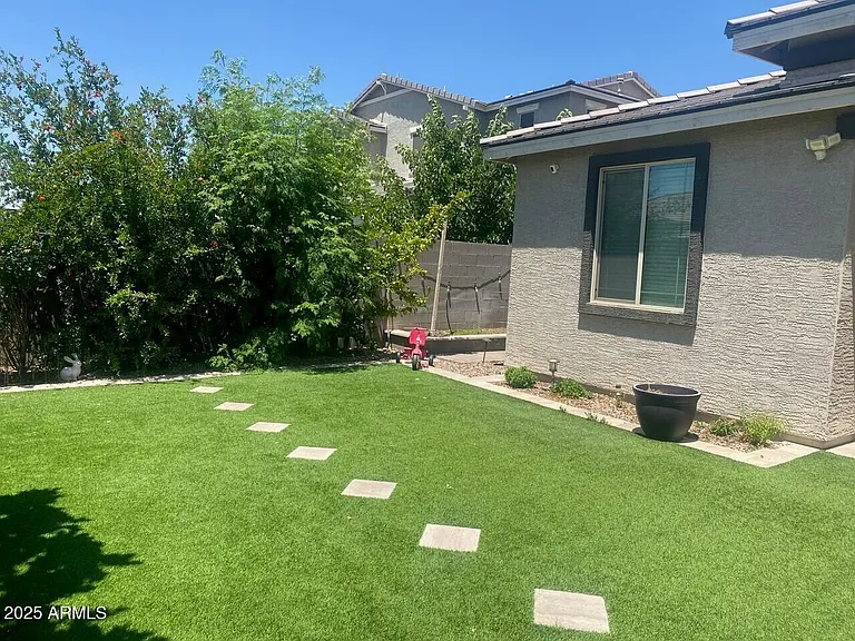 1381 E Scorpio Pl — Photo 14