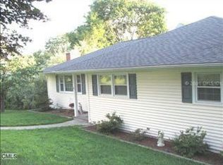 4 Sil Cam Dr, Danbury, CT 06811