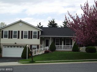 568 Whispering Meadows Dr, Westminster, MD 21158