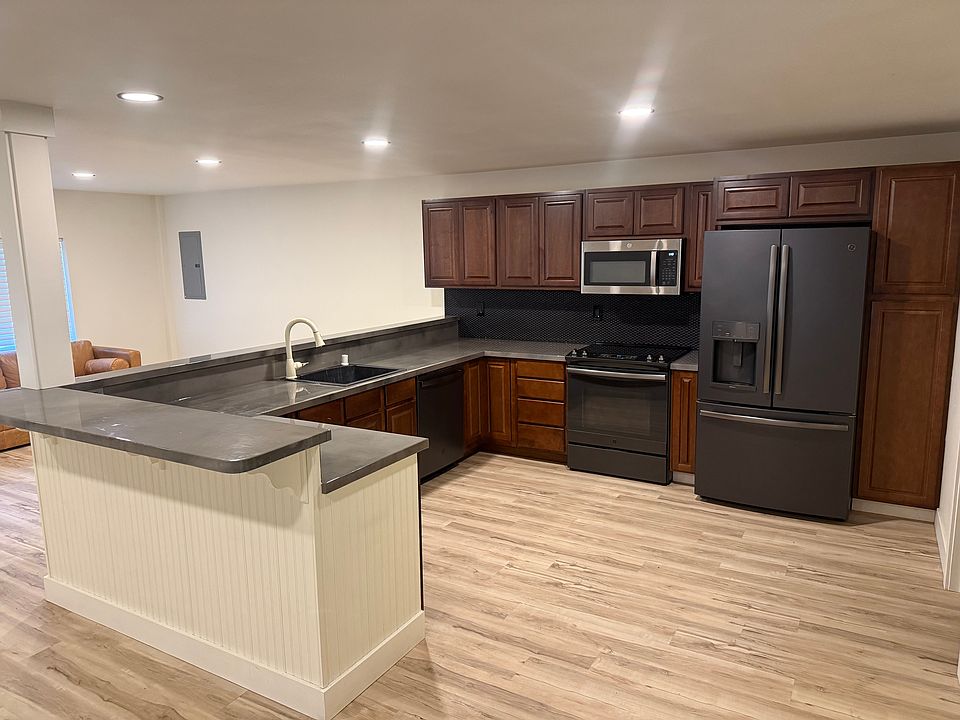 Upstairts Kitchen