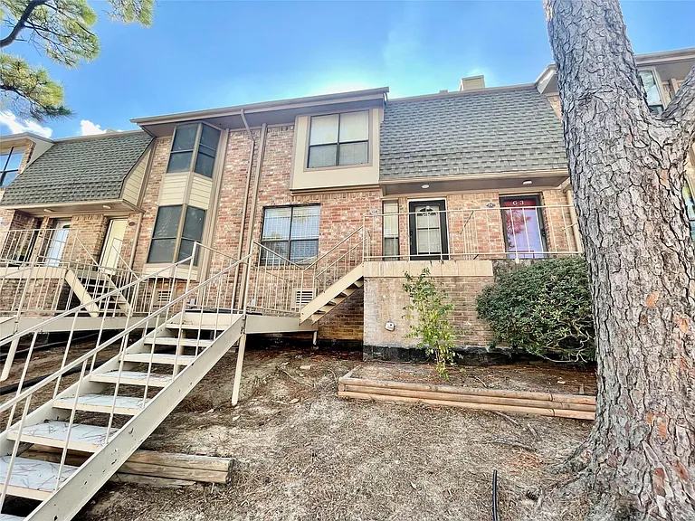 2019 Place Rebecca Ln #G4 — Photo 2
