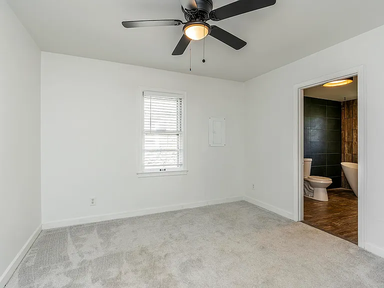 491 Stratford Dr — Photo 15