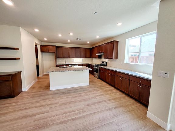 2nd image of 2250 Mozart Ave