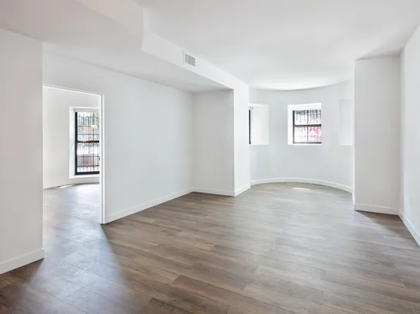 788 Willoughby Avenue image 1 of 17