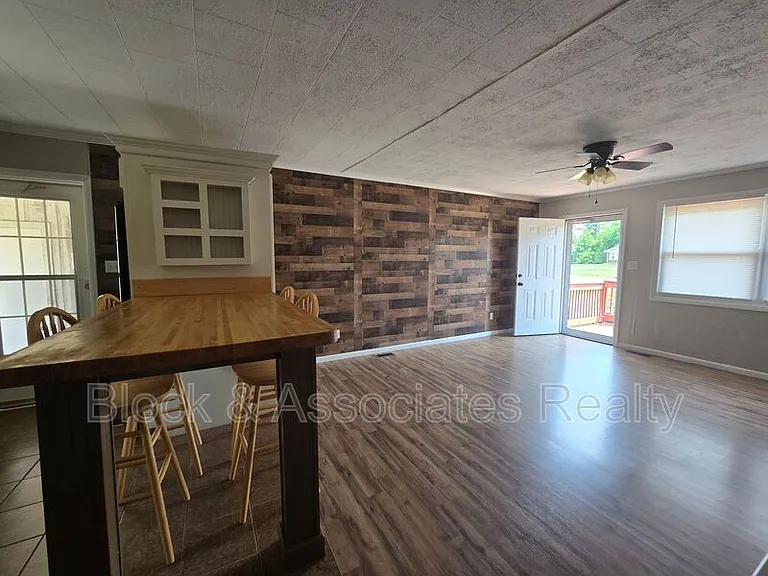 4665 Peace Rd — Photo 10