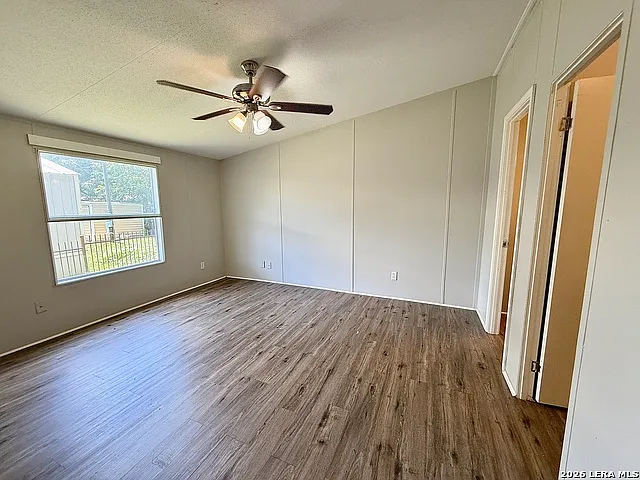 319 E Zipp Rd — Photo 11