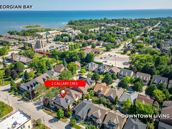 2 Callary Cres, Collingwood, ON L9Y 4Y1