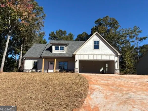 442 Hunts Ridge Dr, Cleveland, GA 30528