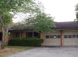 113 Meadowview Ln, Angleton, TX 77515