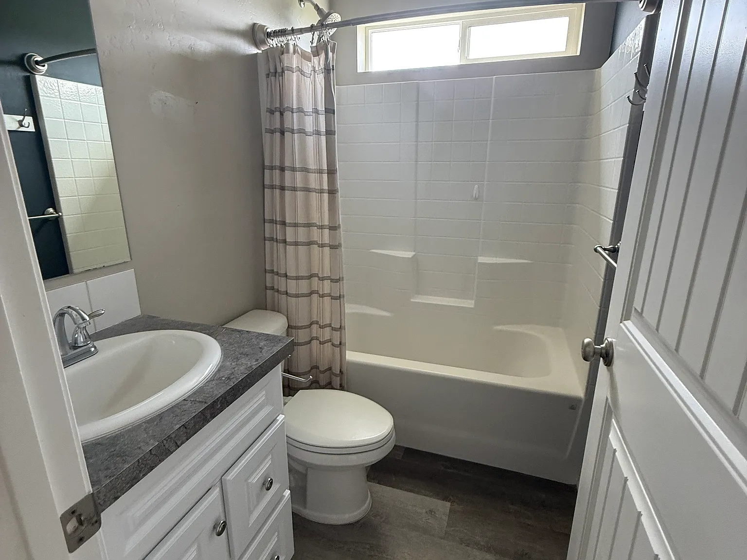 4 bed, 1576 sqft, $2,100 — Photo 2